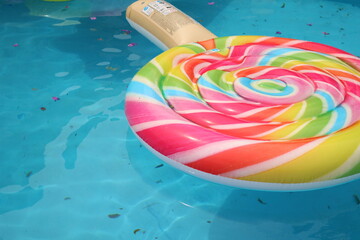 Summer pool and inflatables/Piscina e inflables 