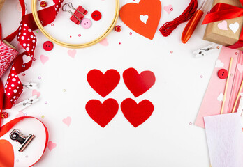 DIY step-by-step instructions for Valentine's Day. Heart with wings on a felt stick. Step 4.