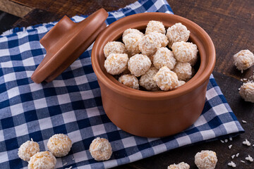 Pipoca gourmet de coco ralado