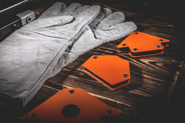 Welding wires, electrode holder and earth terminal, white leather welding gloves, magnetic welding...