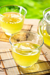 屋外でティータイム　冷茶