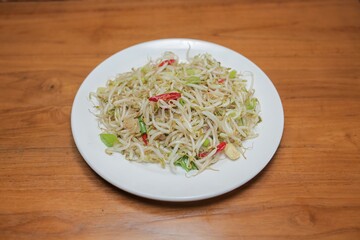 Sauteed delicious bean sprouts