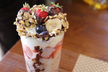 いちごパフェ、Strawberry parfait