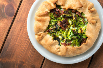 Torta rustica con broccoli e salsiccia di maiale, Cucina Italiana