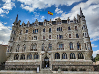 Casa Botines en la ciudad española de León de estilo neogótico modernista construida en 1892