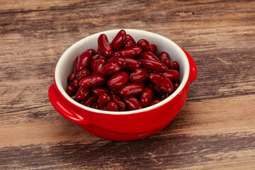 Red baked kidney in the bowl