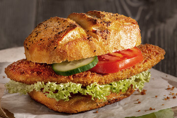 snack, imbiss, belegtes brötchen, bäcker, bäckerei, brötchen, laugensnack, roggenbrötchen, pausensnack,, sattmacher, hunger, satt, frisch belegt, wurst, käse, knusprig, heißhunger, schinken, fisch, sa