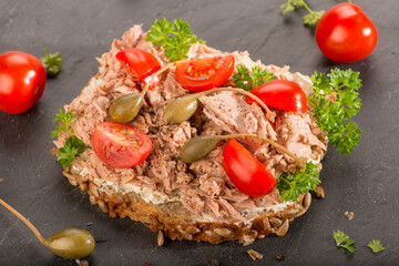 Snack mit Brot