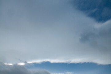 濃密雲 巻雲 低空の積雲 気象 日本
