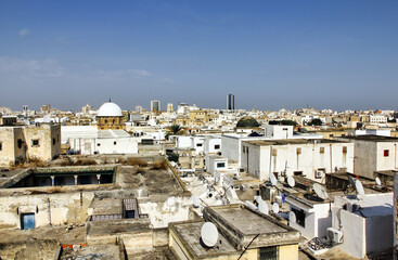 Fototapeta na wymiar Panoramablick über die Stadt in Tunesien