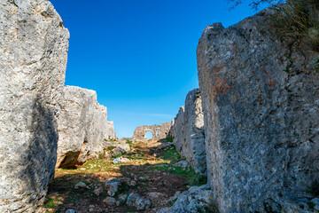 The ancient city of Lyrboton Kome, located in the Kepez on a hill in Varsak, discovered in 1910, an important olive oil production center in the region and had close ties to Perge, Antalya