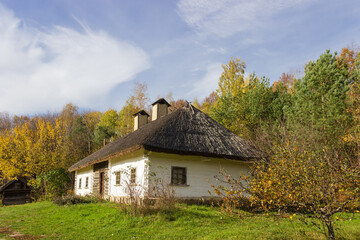 Fototapeta na wymiar Old Ukrainian wooden farmhouse, Pyrohiv, Kyiv, Ukraine