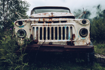 abandoned truck rusty