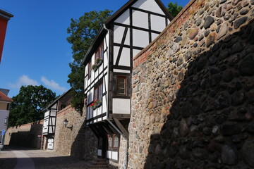 Wiekhaus an der mittelalterlichen Stadtmauer in Neubrandenburg Mecklenburg