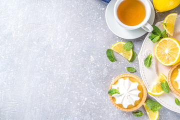Obraz na płótnie Canvas Lemon tartlets, mini tart cakes