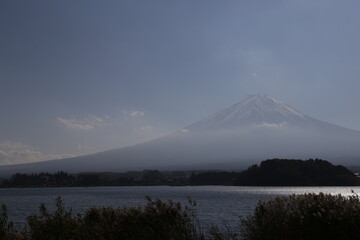 Fototapeta premium Beautiful scenary of Mt. Fuji view from Kawaguchiko lake Japan