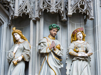 Obraz premium gotischen Skulpturendetails im Berner Münster, Bern Schweiz