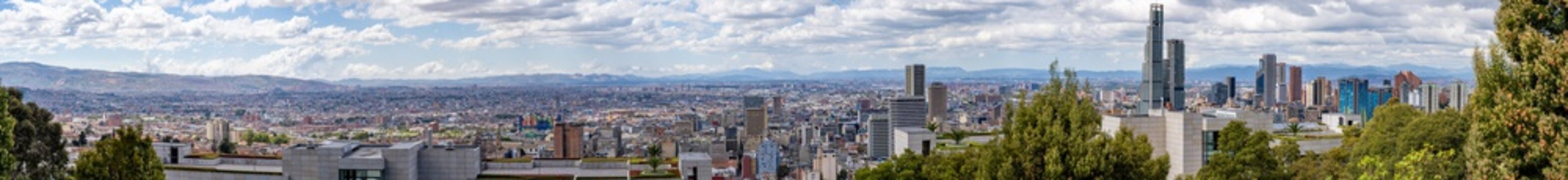 Panorama sur Bogota depuis les hauteurs l'Universit&eacute; Externado de Colombie