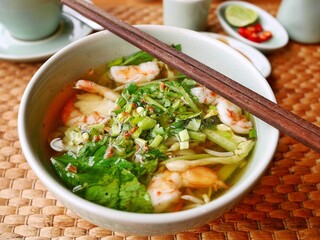 カンボジアの麺料理「クイティウ」（リゾートホテルの朝食）