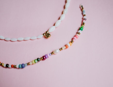 Pulseras de nacar de colores 