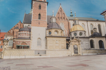 Obraz premium Krakow, Poland - October, 2015: Royal Archcathedral Basilica of St. Stanislaus and Wenceslaus on Wawel Hill known as the Wawel Cathedral in Krakow Royal Castle. One of most popular landmarks in Poland