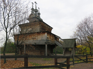 Fototapeta premium Moscow. Kolomenskoye. The church is made of pine logs in the tradition of wooden architecture of the Russian north. 