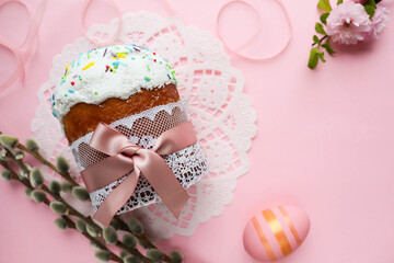 Easter card mockup. traditional easter cake, easter eggs and space for text 