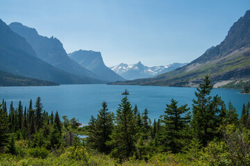 Fototapeta na wymiar Wonderful view of Wild Goose Island in the middle of St.Mary Lake in Glacier National Park.