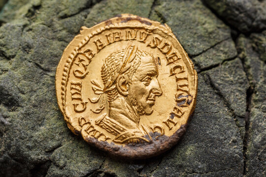 Trajan Decius. AD 249-251. AV Aureus.Ancient coin of the Roman Empire.Authentic  silver denarius, antoninianus,aureus of ancient Rome.Antikvariat.A treasure of Roman gold and silver coins.