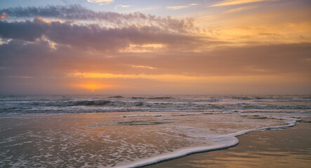 Obraz premium Sunrise at the beach