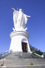 la virgen situado en lo alto del cerro san Cristóbal, en Santiago de Chile -  Chile