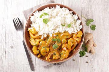 shrimp cooked with cream and curry