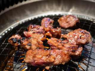 ロースターで焼くカルビ焼肉　焼肉ランチ