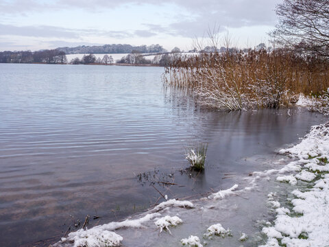 Unusual winter heavy snowfall at Pickmere Lake, Pickmere, Knutsford, Cheshire, UK
