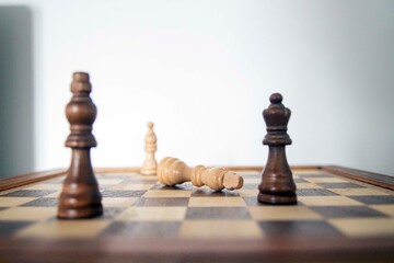 Roi vaincu, jeu d'échecs © JMP