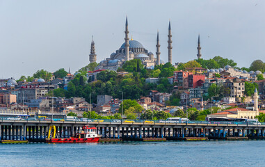 Obraz premium Suleymaniye Mosque view from Halic in Istanbul