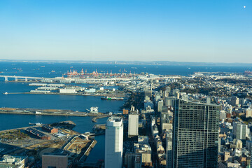 Fototapeta na wymiar The city of Yokohama seen from the sky 
