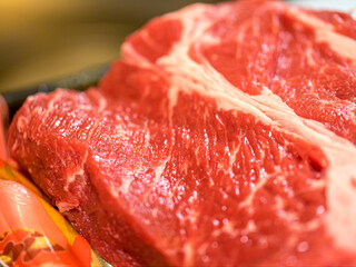 調理前のステーキ(生肉)