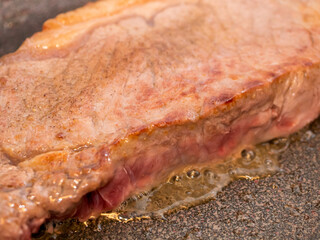 調理中のステーキ