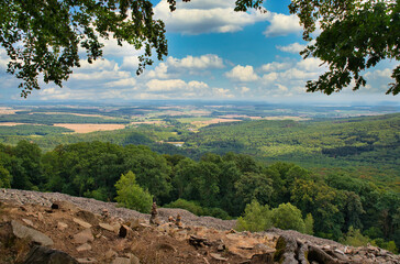 Landschaft kleiner Gleichberg Thüringen Deutschland im Sommer
