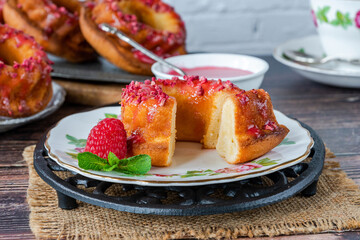 Mini vanilla pound cakes