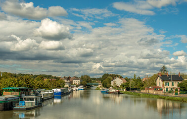 Fototapeta na wymiar Canal de Briare sur la Loire, Centre, France