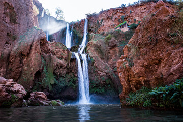 Fototapeta premium waterfall and rocks