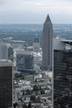 Blick vom Hochhaus Main-Tower ueber die Stadt Frankfurt am Main