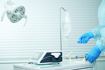 Fiziodispenser preparation for implantation. Setting up a surgical device in a dental clinic.