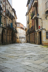 Calle típica del centro histórico de Ourense Orense, Galicia, España