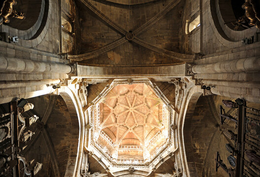 B&oacute;veda del cimborrio Catedral de San Mart&iacute;n en Ourense Orense, Galicia, Espa&ntilde;a