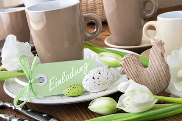 Einladung und Osterdekoration mit Tulpen