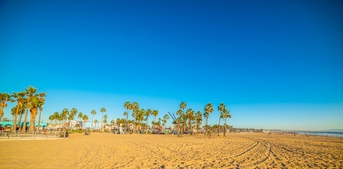 Clear sky over world famous Venice beach in Los Angeles © Gabriele Maltinti