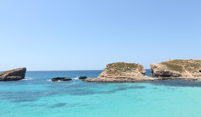 Fototapeta na wymiar Iles perdues à Comino, Malte